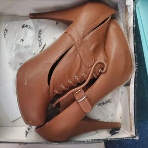 FINAL PRICE Brown Bumper Shoe